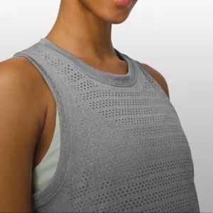 LULULEMON cropped vented muscle tank